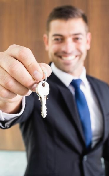 Contacto agente inmobiliario en Málaga